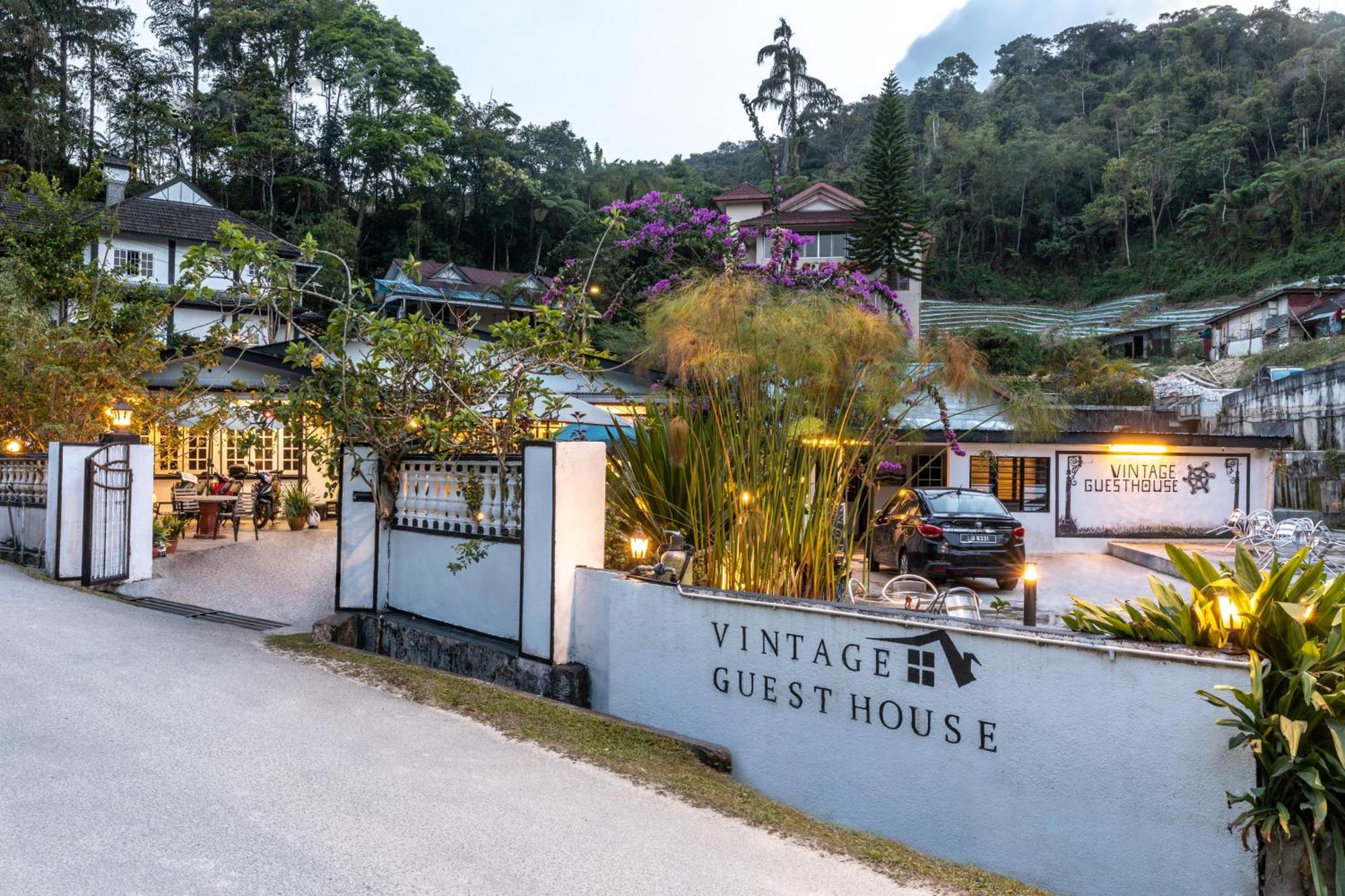 Vintage Guesthouse タナ・ラタ エクステリア 写真